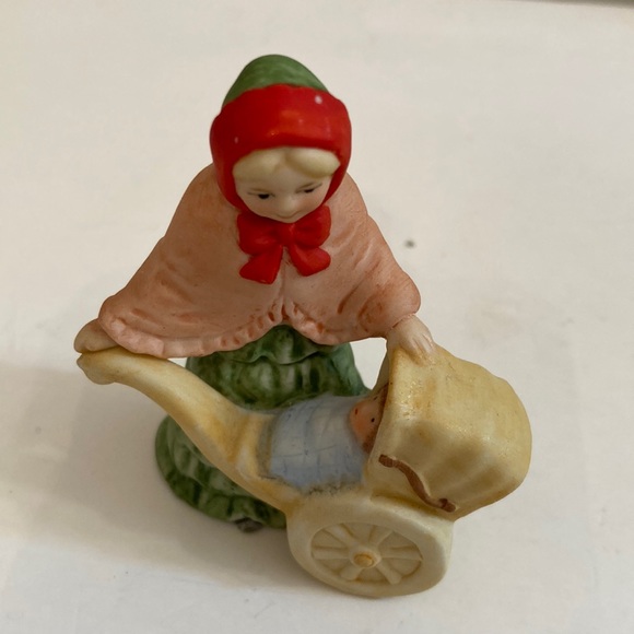 Vintage 1986 Lefton Colonial village ceramic figure Mrs Eberhard and baby - Picture 1 of 10